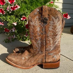 Johnny Ringo square toed cowboy boots